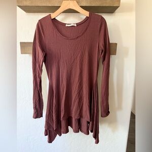 Peruvian Connection|Women's Burgundy|Brown Long Sleeve Top with layered ruffles•